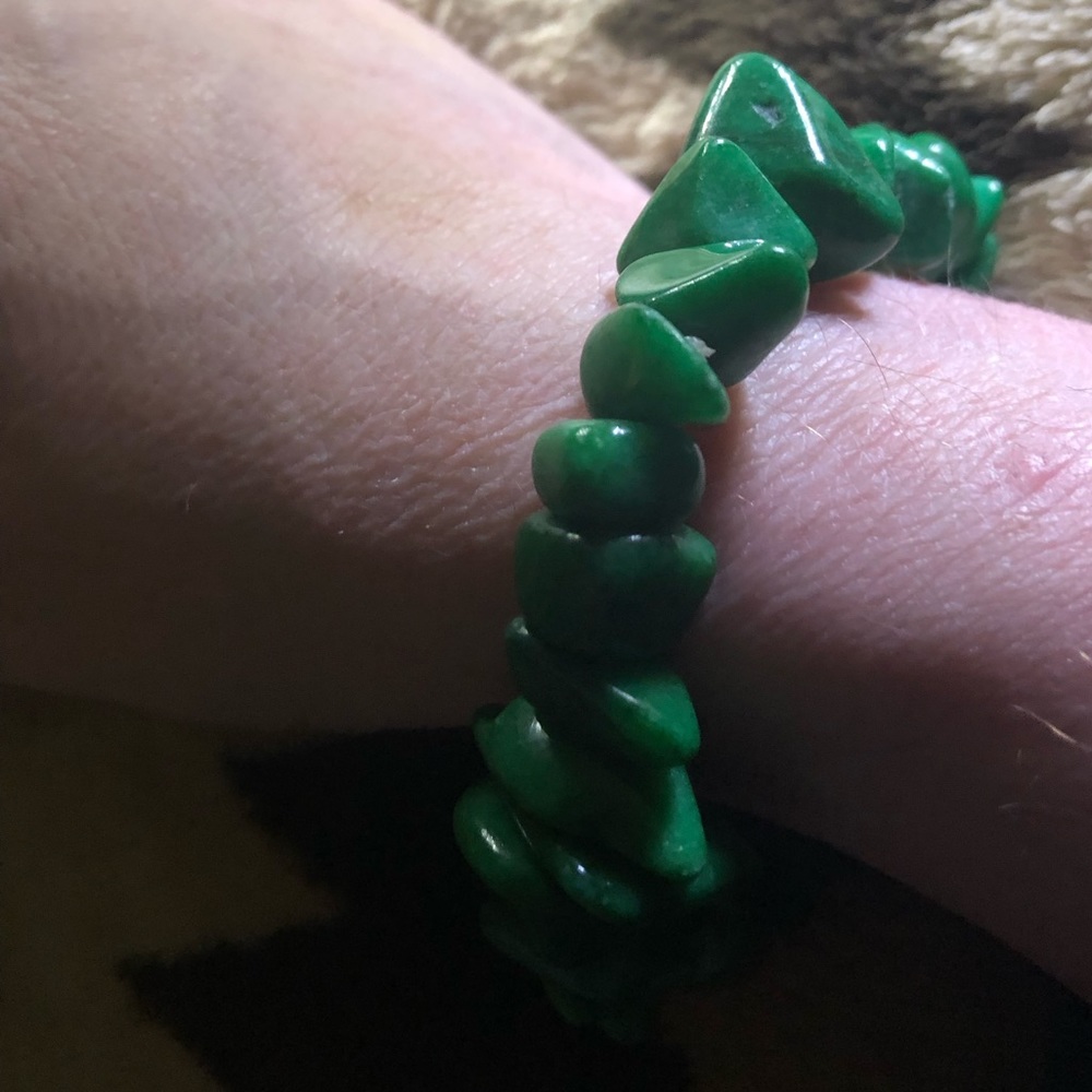 4-sale Rare Apple Jade Rock Chip Stretch Bracelet-  592 $30 or $25 w/offer